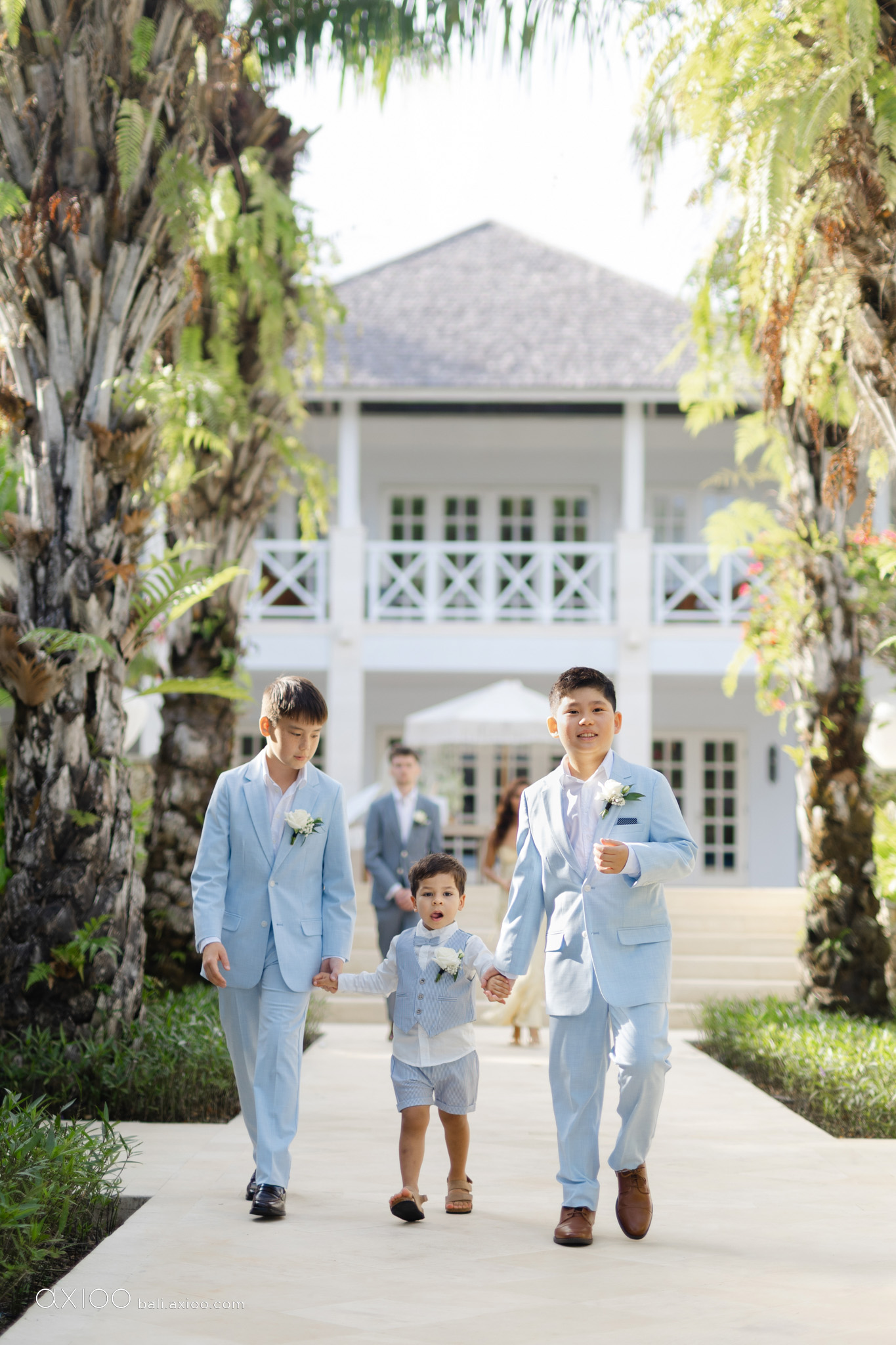 Axioo: A Universe of Love